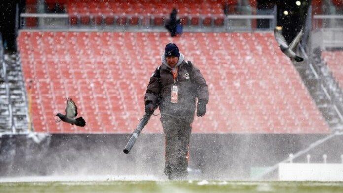 Looks vs. Function: Creating the Perfect Football Field